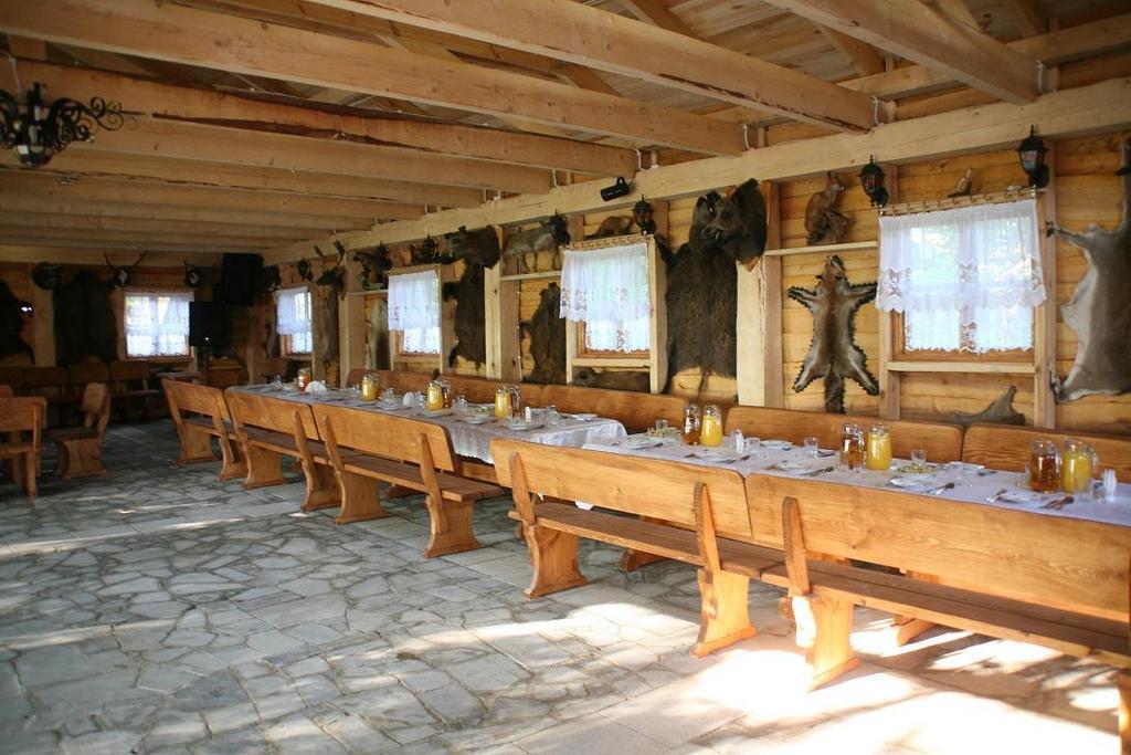 Palac Tarnowskich Ostrowiec Świętokrzyski Zewnętrze zdjęcie